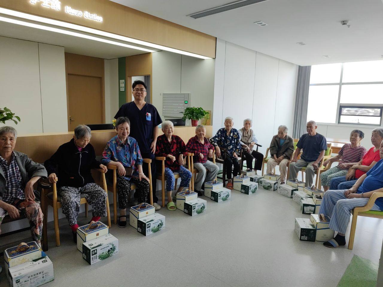 裕和东方2023年：情系孤寡老人，让温暖与关爱同行